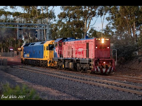 P18 and G525 depart Kangaroo Flat on SSR's 0082 loco transfer- 27/4/21