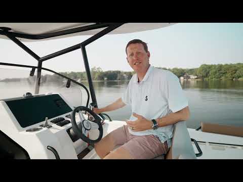 BENETEAU Flyer 8 SPACEdeck Walkthrough: The perfect All-In-One Day Boat!