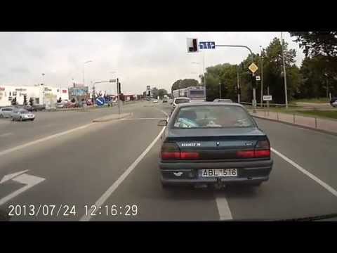 Nepyk, as vista ir akinius palikau namie!