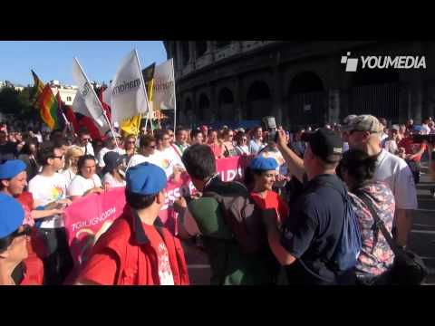 Al Pride 2014 con Luigi e Daniele, "Vogliamo sposarci in Italia"