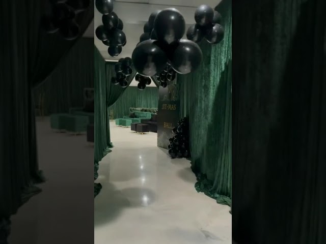 Vídeo relacionado con 100pcs Globos Dorados y Negros,Globos Negros de Latex,Confeti Globo Globos de Cumpleaños para Kit de Arco Fiestas Guirnalda Globos Cumpleaños Bodas GraduacióN