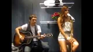 Keshia Chante Performs Set U Free - Acoustic Style edited