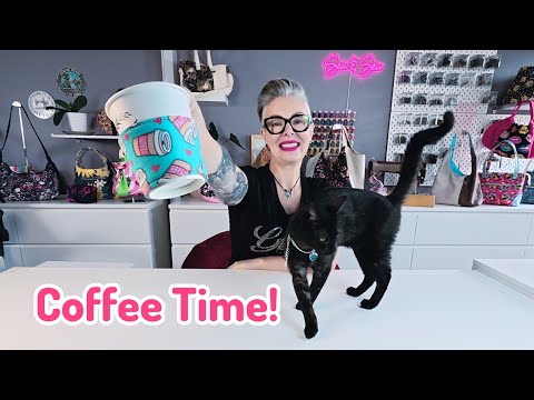 How to sew a REVERSIBLE coffee sleeve the EASY way!