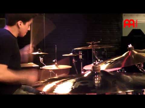 Drumsolo played by Isaias Gil (Winner of the 2010 Guitar Center Drum Off)
