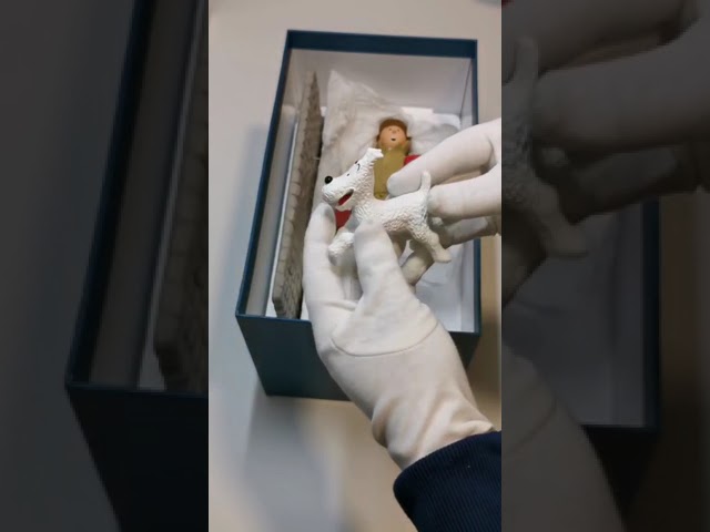 Vídeo relacionado con Moulinsart Figura Resina Tintín llevando a Milú (42194)