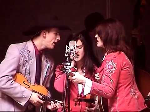 Cherryholmes "When the Savior Reached Down For Me" 6/3/07 Strawberry Park Bluegrass Festival