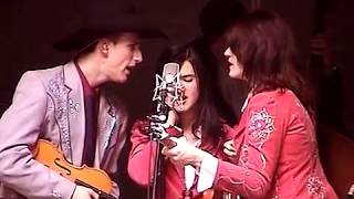 Cherryholmes &quot;When the Savior Reached Down For Me&quot; 6/3/07 Strawberry Park Bluegrass Festival