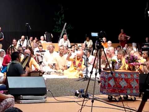 Kirtan Mela 2011 - Kadamba Kanana Swami