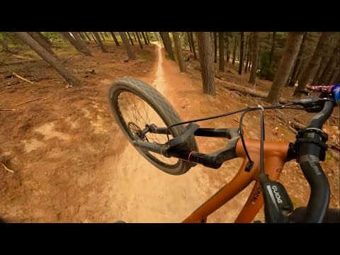 RIDING MY NEW COMMENCAL CLASH!