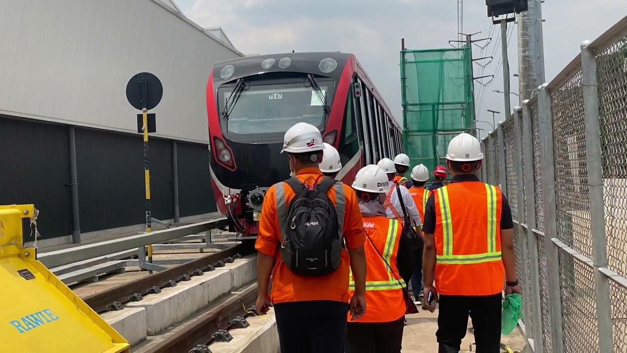 Melihat lebih dekat Depo LRT JABODEBEK Bekasi