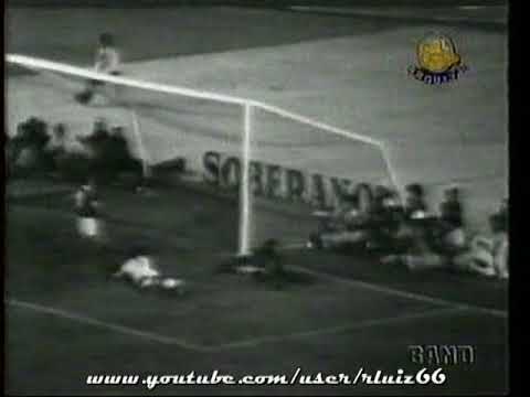Goalkeeper Leão's save against Real Madrid 1975
