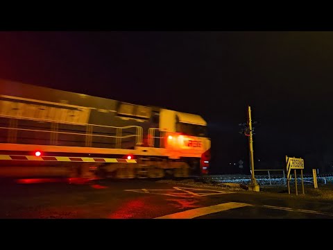 1MP2 PN Steelie + intermodal, Melbourne to Perth, 2110, 8/9/24, Ararat West VIC.