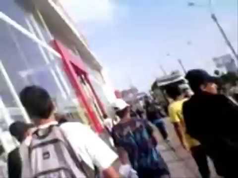 EL RIKO PALE CORRETIANDO ALOS COCHINOS MC