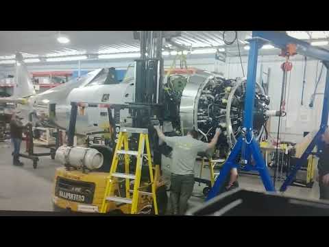 Installing a Pratt & Whitney R2800-59 on a P-47 Thunderbolt