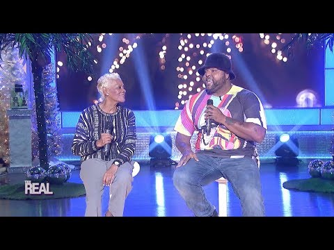 Dionne Warwick and Her Son Nomad Perform “Mele Kalikimaka”
