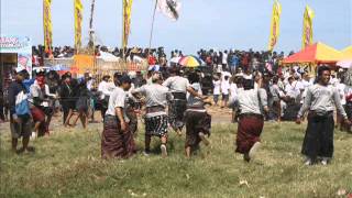 preview picture of video 'Kites Festival (Lomba Layang-Layang) Tahun 2013 Part.2'