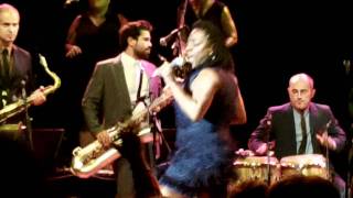 Sharon Jones &amp; the Dap Kings - Pick It Up, Lay It in the Cut 2011-11-13 Live in Portland, OR