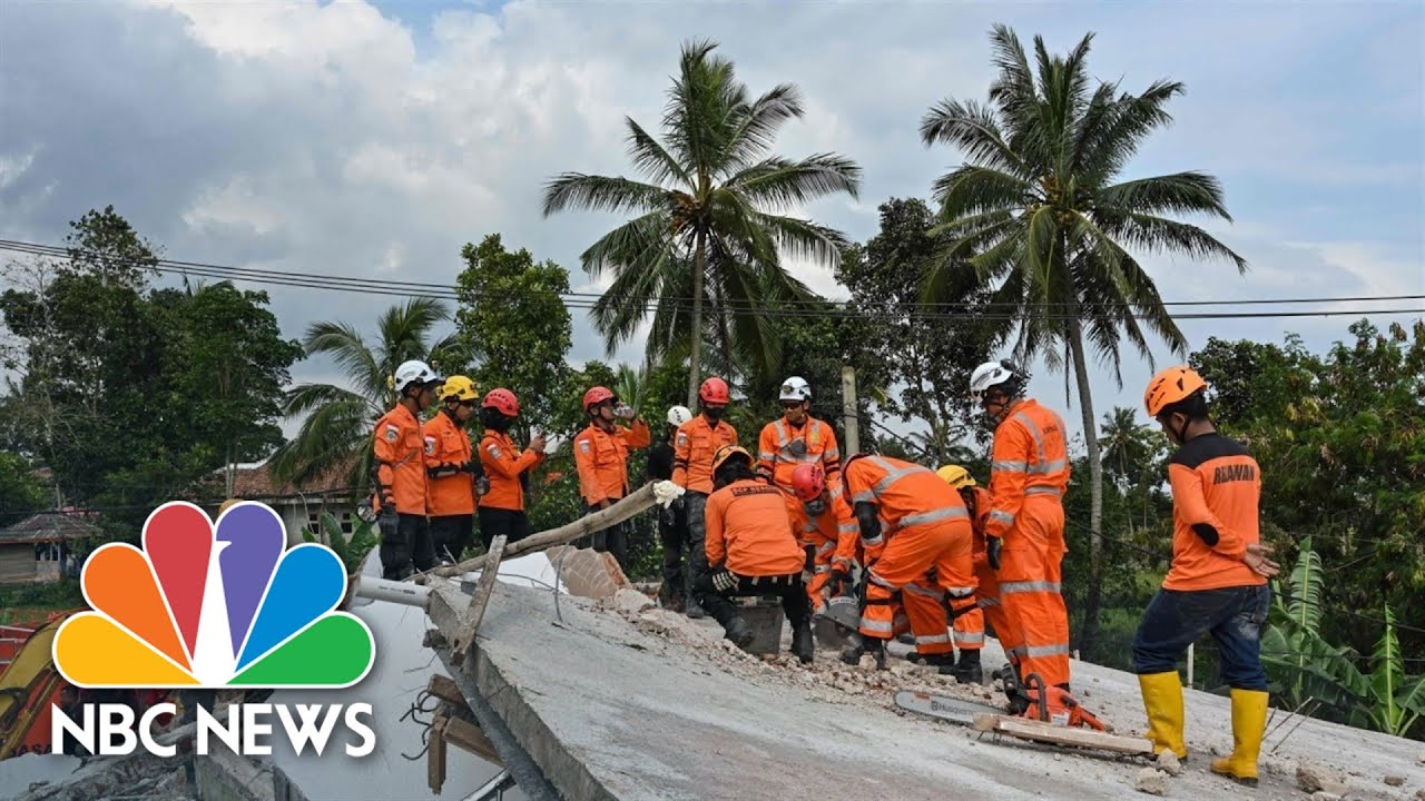 Hundreds Killed, Dozens Missing After 5.6 Magnitude Earthquake Strikes Indonesia