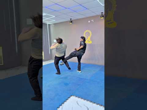 Master This Street Self Defense Move Instantly! 💥⚡️ #SelfDefense #streetsmarts #viral #shorts #uk