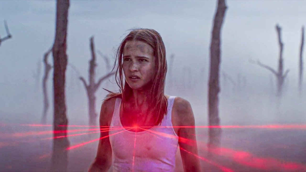 Garota Criada por Robô Tenta Escapar e Descobre a Verdade sobre o Mundo Exterior