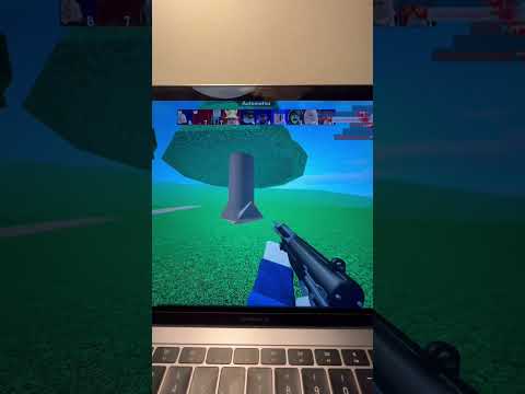 Can my $1000 macbook play roblox? #shorts #roblox #macbook #apple #gaming #pcgaming #robloxedit