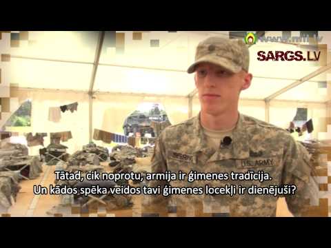 ASV karavīri iekārtojas mācību "Saber Strike 13" lauka nometnē
