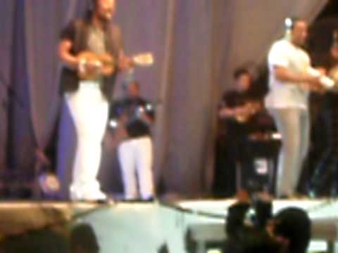 grupo revelacao .aventureiro .velocidade da luz .coladinho.trilha do amor ;  EM URUGUAIANA