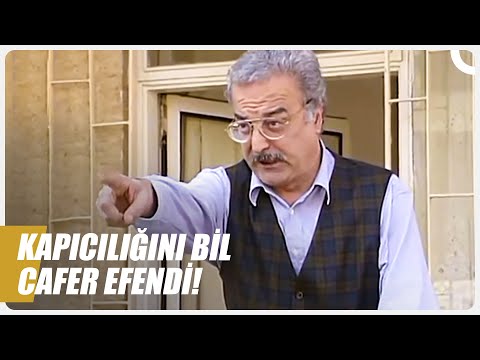 Yönetici Sabri Bey ve Kapıcı Cafer'in Kavgaları | Bizimkiler Özel Sahneler