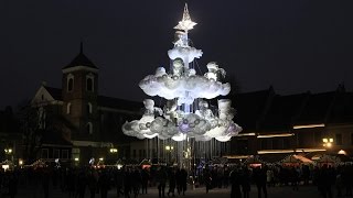 preview picture of video 'Kaunas Christmas tree in Rotušė square'