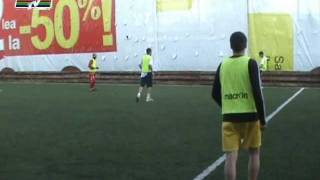 preview picture of video 'Fotbal la teren sintetic Bascov Pitesti AG 0747070439'