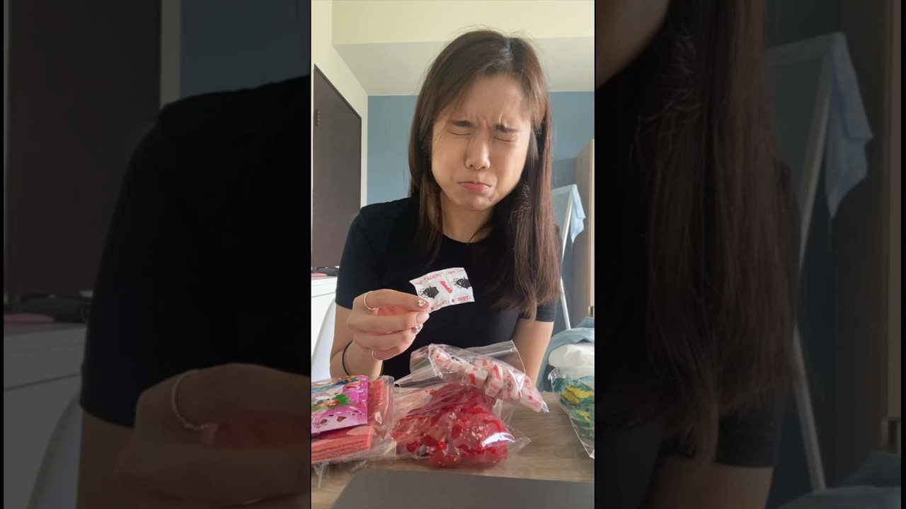 Trying Taiwanese Snacks 台湾の駄菓子食べて見た #food #taiwan #travel #taiwanese