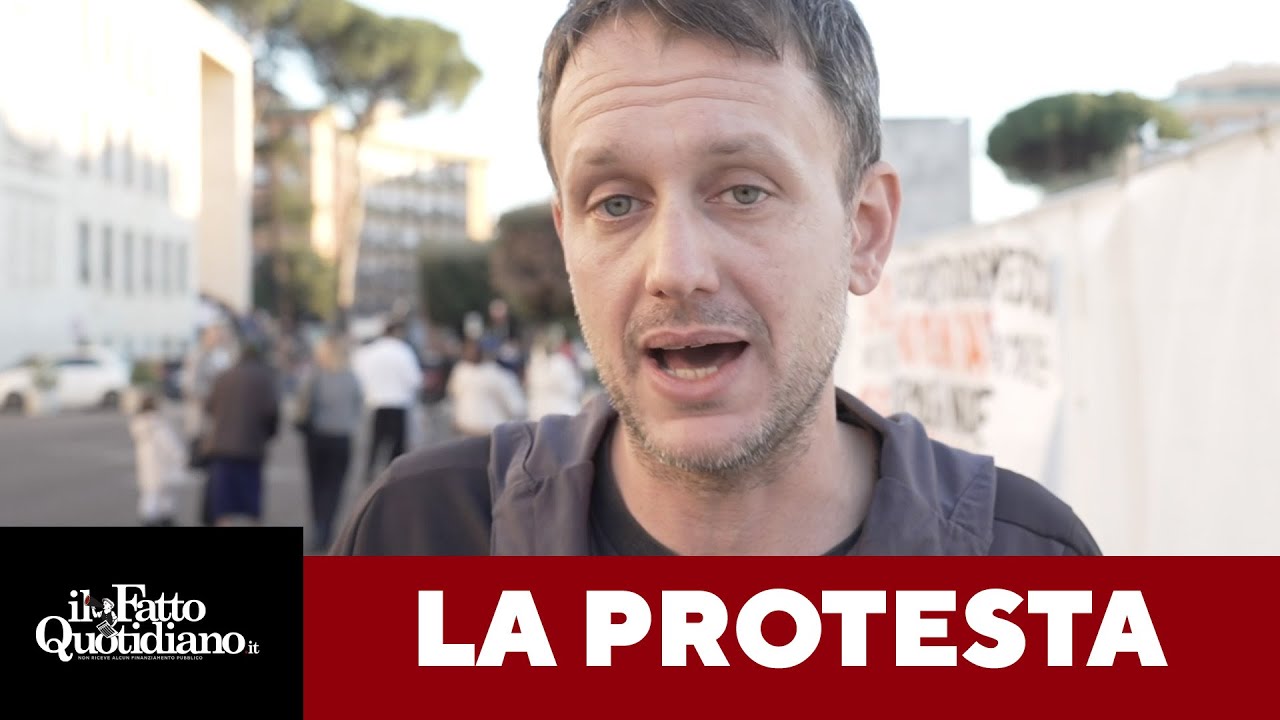 "Lavoro in due atenei, da marzo sarò a rischio espulsione". Ricercatori in piazza contro i tagli