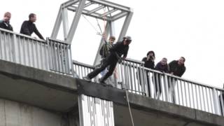 preview picture of video 'Harzdrenalin Staumauer Wallrunning Action im Harz Rabbodetalsperre Talsperre Wendefurth'