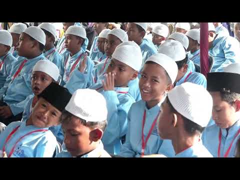 PELEPASAN PESERTA KHITAN DAN PENYERAHAN HEWAN QURBAN