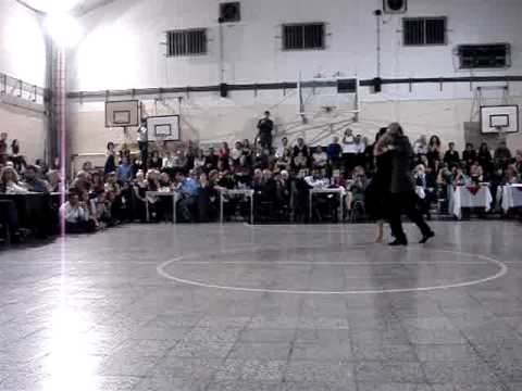  Ezequiel Paludi  and  Geraldine Rojas  are  dancing  to  the  tango  "  Cascabelito  "