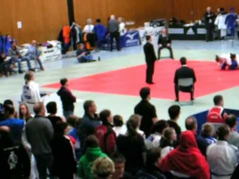 Kampf 1 DEM 2013 in Neuhof -Julie in weiss