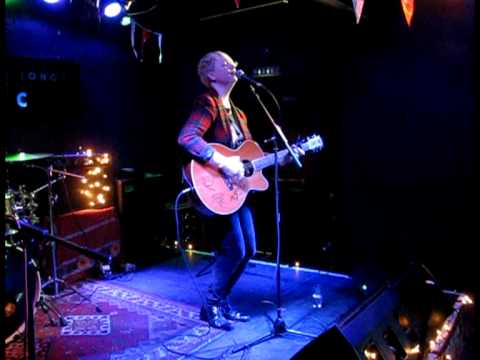 Kal Lavelle - Crazy [Gnarls Barkley Cover Live]