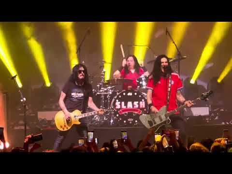 GILBY CLARKE joins SLASH Featuring MYLES KENNEDY & The Conspirators in Santiago Chile
