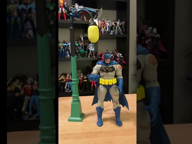 Vídeo relacionado con McFarlane DC Multiverse - Figura de acción de Batman (Dark Knight Returns) 18 cm
