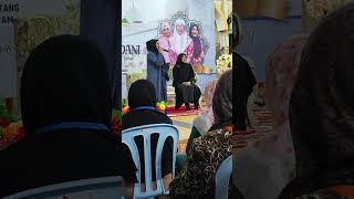 Download lagu Qasidah Dari ustazah sharifah khasif yg memukau aura pendengar...sesekali sebak plak mendengarnya.. mp3 Download lagu Qasidah Dari ustazah sharifah khasif yg memukau aura pendengar...sesekali sebak plak mendengarnya.. mp3