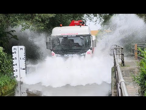 Crazy HGV Splash!! || Vehicles vs Flooded Fords compilation || #117