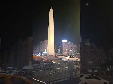 El Obelisco y la estación C. Pellegrini