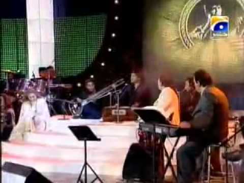 Aaj Jane Ki Zid Na Karo - Shafqat Amanat Ali - YouTube