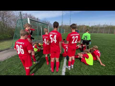 GIF Nike P06 (gul) - Hyllie