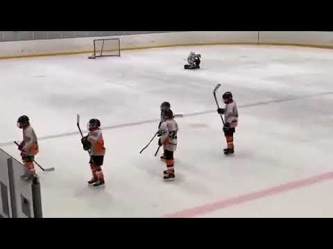 Ritka nagy tömegverekedés volt egy magyar U12-es hokimeccsen