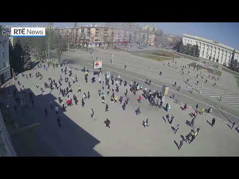 刻松淪陷但持續抗議 澤倫斯基控俄軍朝群眾開火