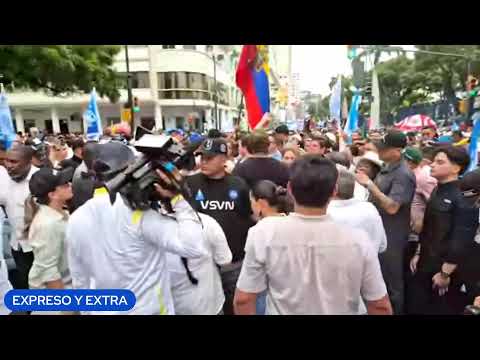 #ENVIVO | Marcha en respaldo a Aquiles Álvarez llega al Municipio de Guayaquil