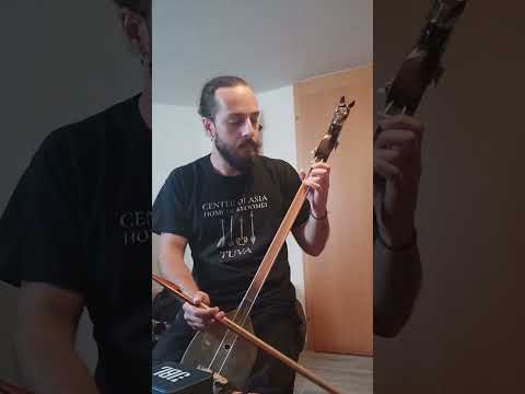 Some Throat singing and Tuvan Igil playing