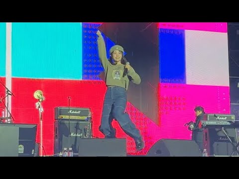 QWER 매들리메들리 직캠 4k full MADLY MEDLEY fancam 251019