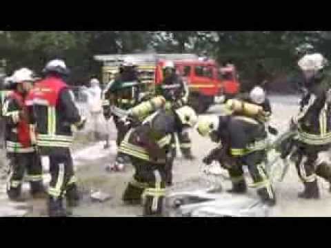 Alarmübung der Freiwilligen Feuerwehren Fischeln und Liedberg-  Stichwort: Wohnhausbrand